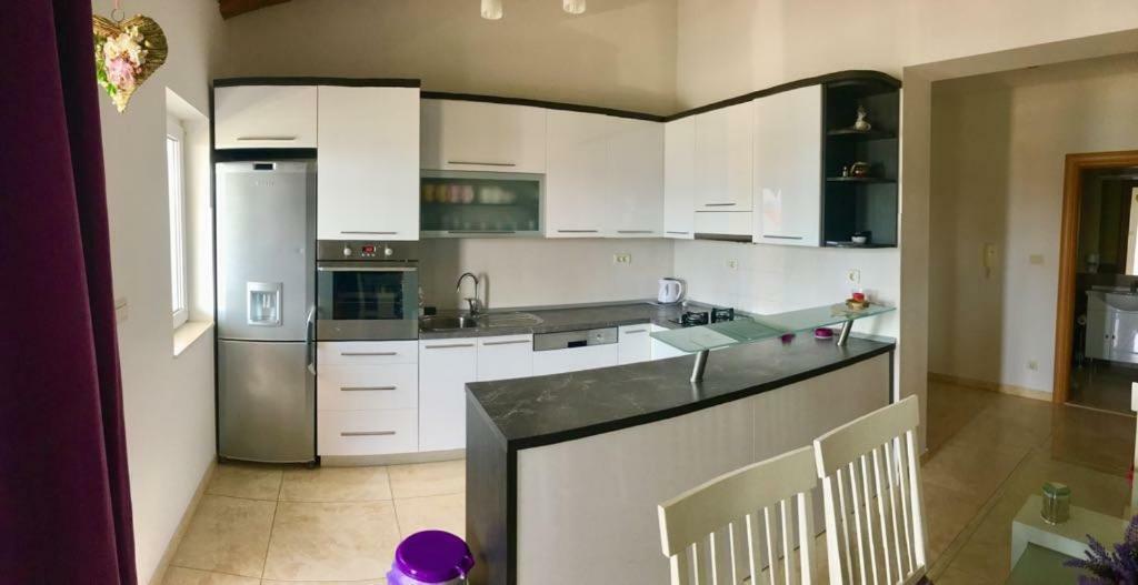 Apartmani Morango โปดสตรานา ภายนอก รูปภาพ